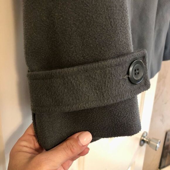 Forever 21 Women’s Gray Pea Coat Size Small - Picture 3 of 12